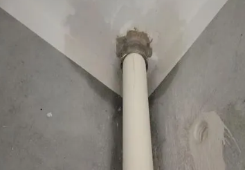 乌拉特后卫生间测漏水之渗水防护